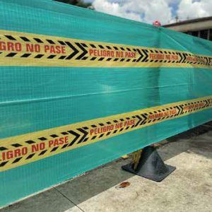 Tela para cerramiento (PELIGRO NO PASE)